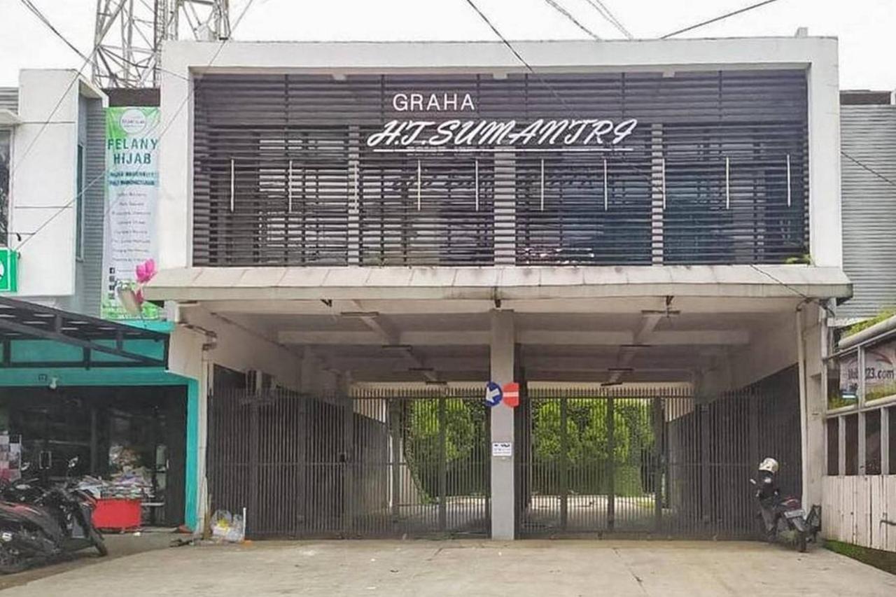 ホテル Graha Ht Sumantri Mitra Reddoorz タシクマラヤ エクステリア 写真
